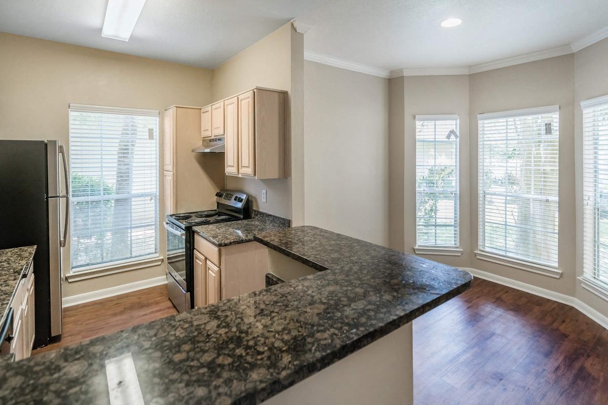 Photos and Video of Live Oaks Apartments in Baton Rouge, LA