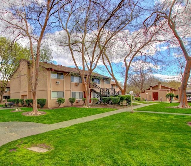 Photos and Video of Cranbrook Apartments in Davis, CA