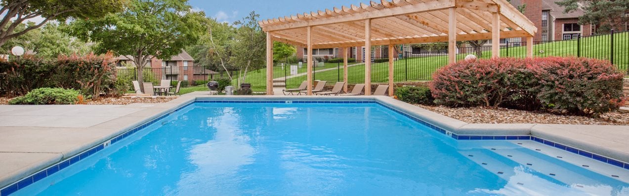 Swimming Pool area at Coventry Oaks Apartments, Kansas