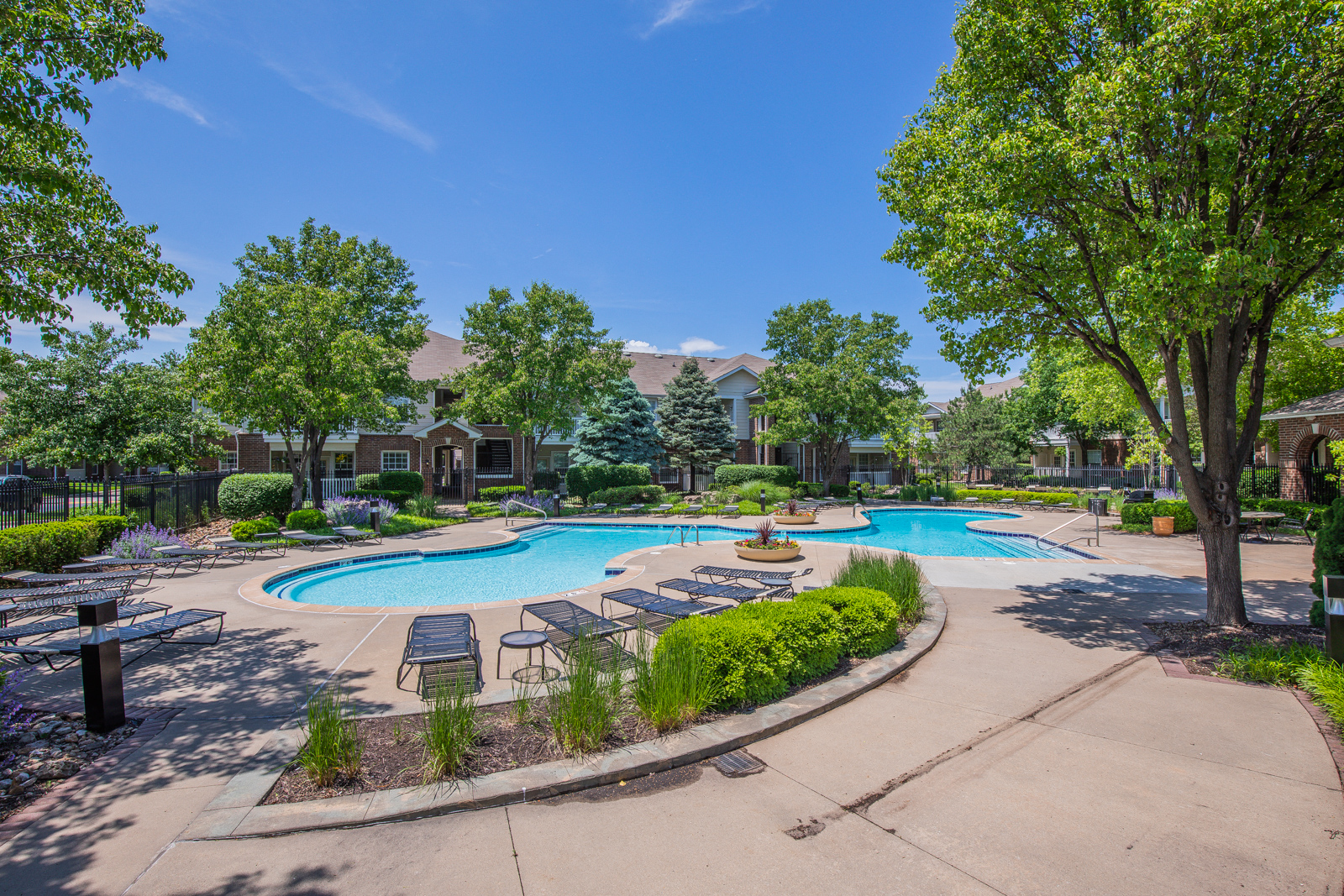 Creekside Apartment Homes Apartments in Overland Park, KS RENTCafe