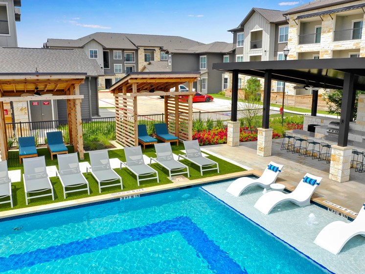 altair-tech-ridge-luxury-apartments-pool-4