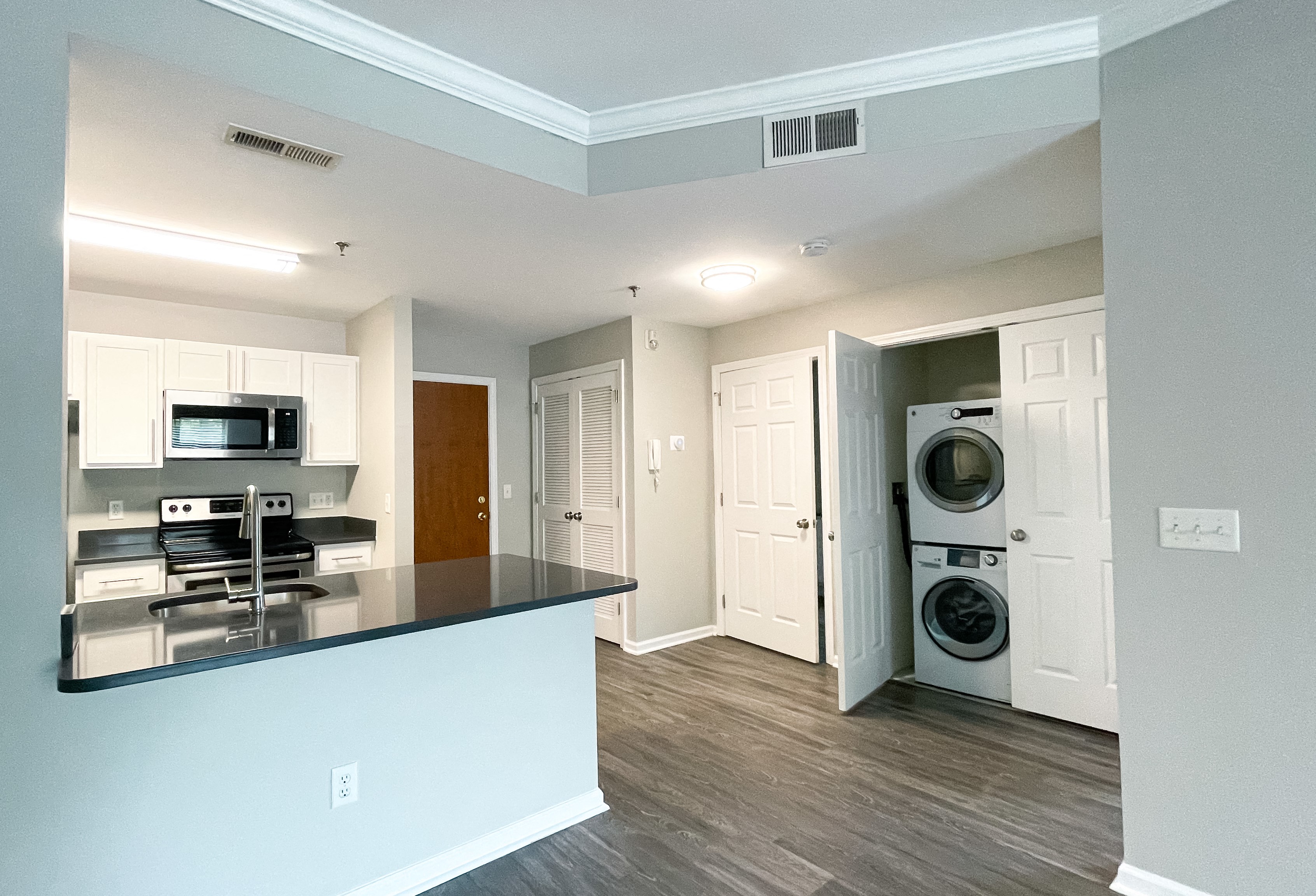 In unit washer and dryer.