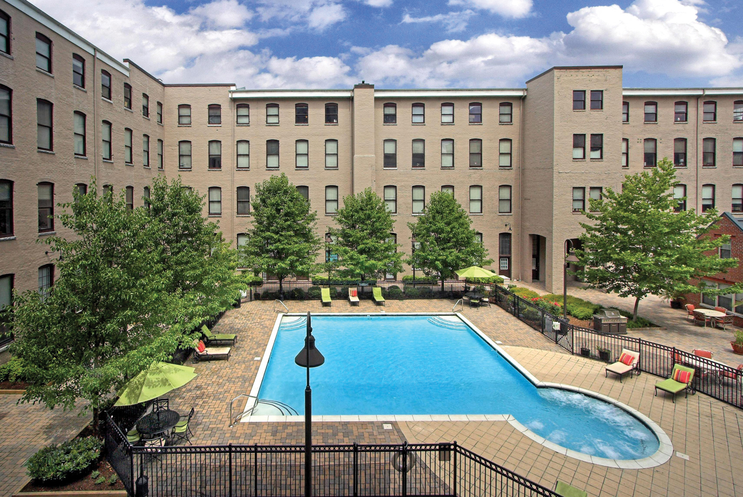 Lofts And Upper Lofts At Canal Walk Apartments In Richmond Va [ 1004 x 1500 Pixel ]