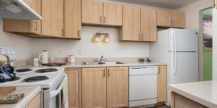 Rivergreens Apartments - Kitchen