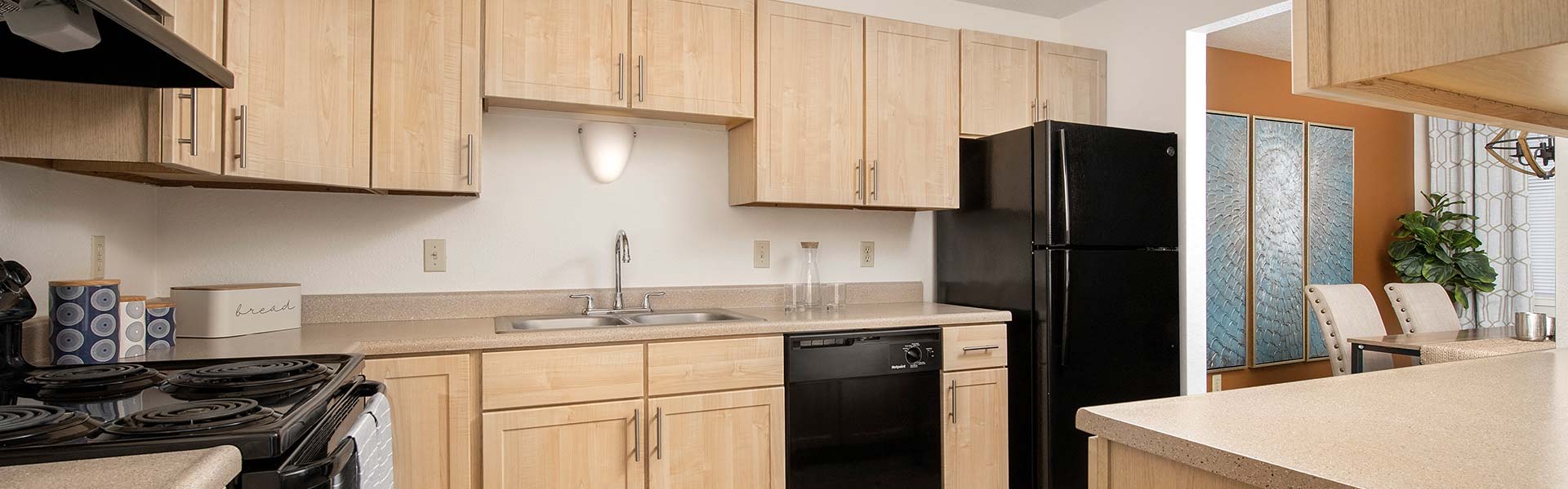 Creekside Apartments - Kitchen