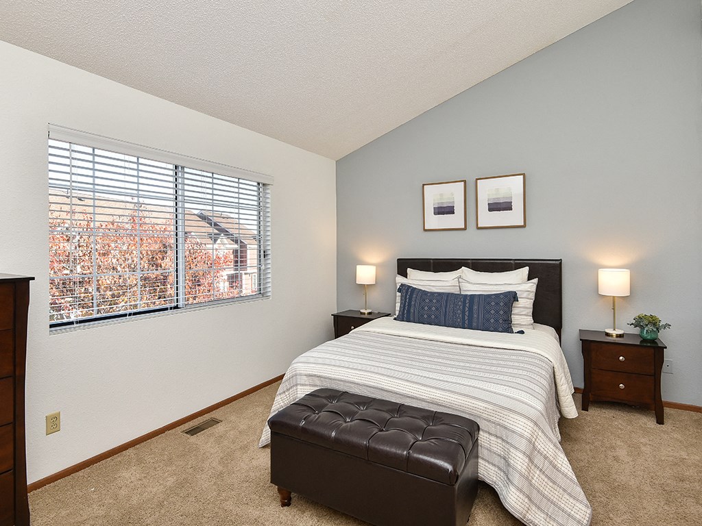 Bass Lake Hills Townhomes - Bedroom