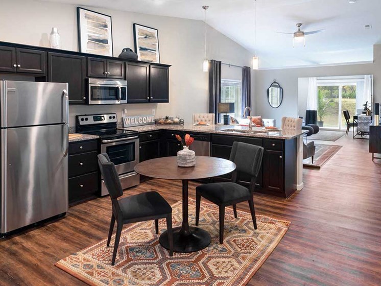 Mansfield OH Apartment Rentals Redwood Mansfield Gallery Forestwood Kitchen To Den