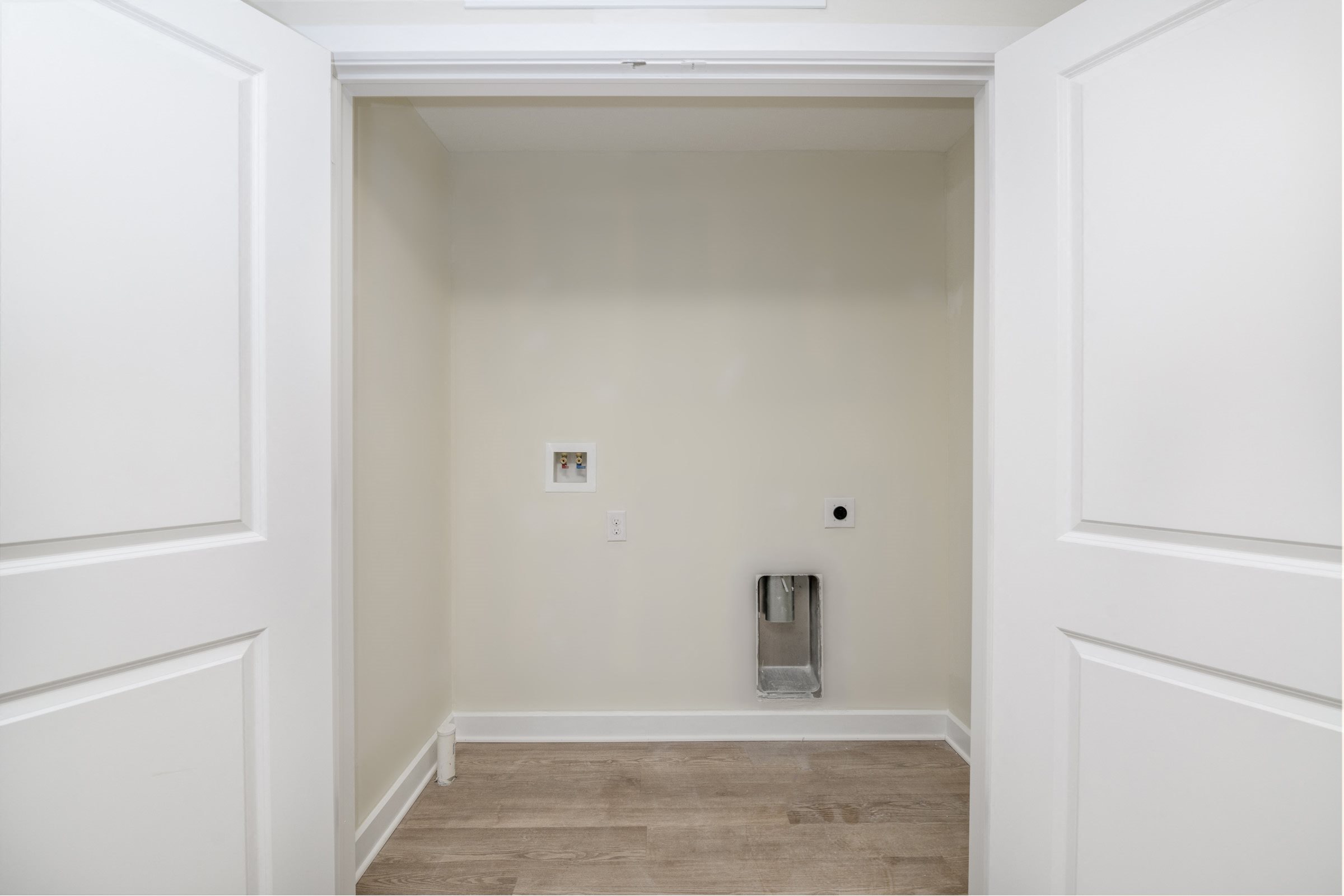 Photos and Video of Cornerstone Crossing Senior Apartments in Elsmere, KY