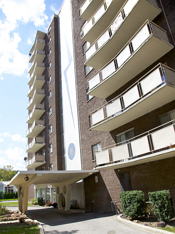 200 Park Street South, Hamilton, ON L8P 3G1 — photo 1