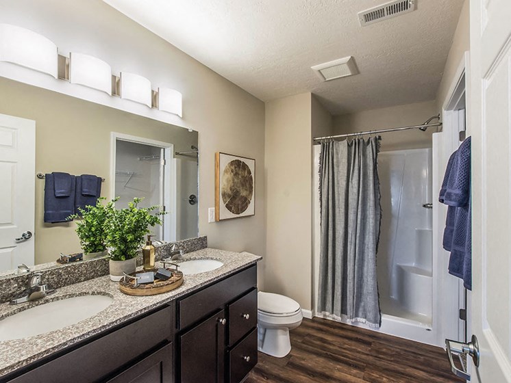 Copley Ohio Apartment Rentals Redwood Copley Two Full Bathrooms