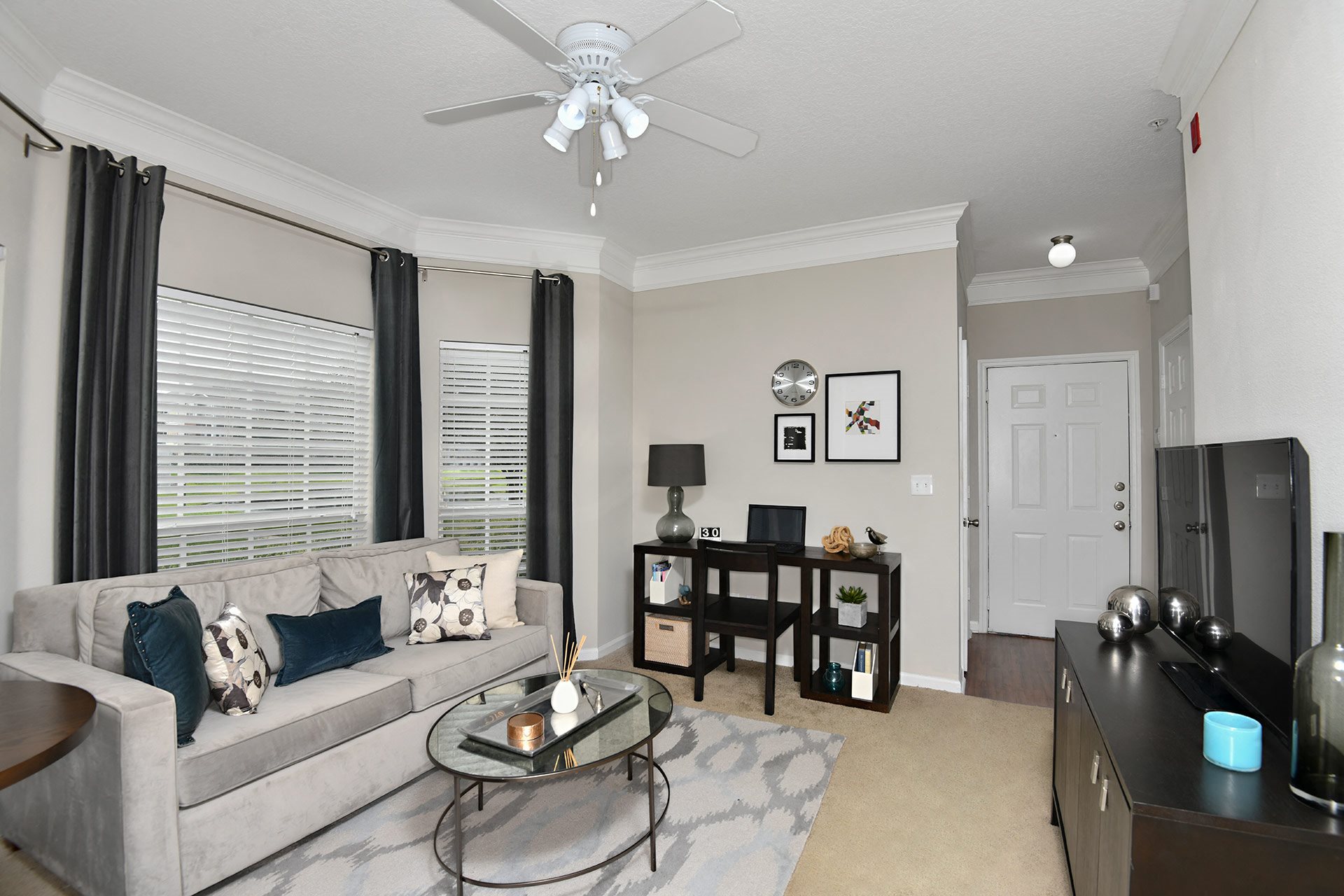 Gallery Photo 16