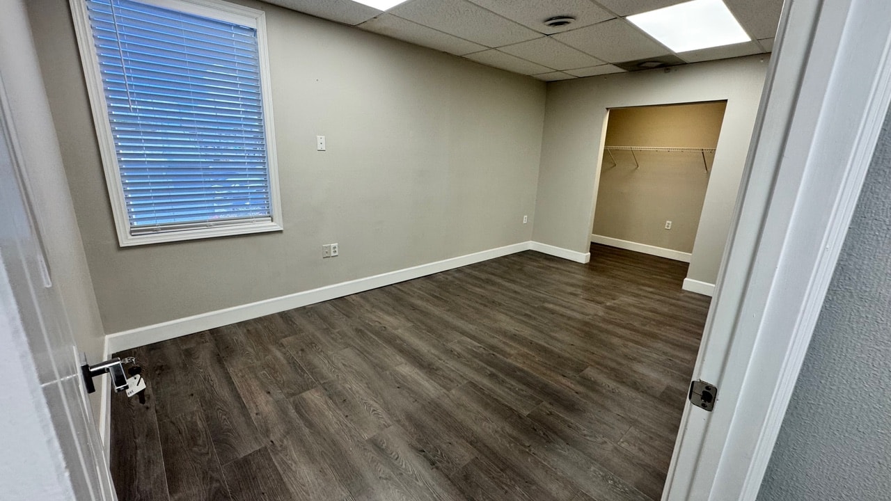 Gallery Photo 32