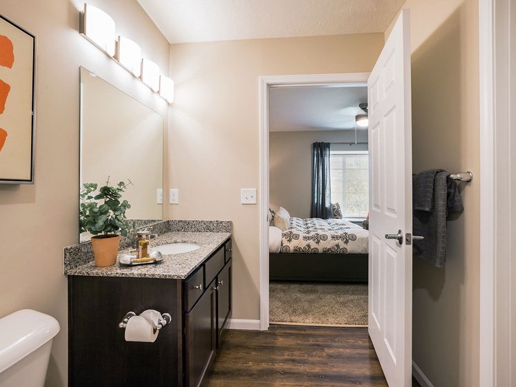 Lafayette Indiana Apartment Rentals Redwood Lafayette Two Full Bathrooms