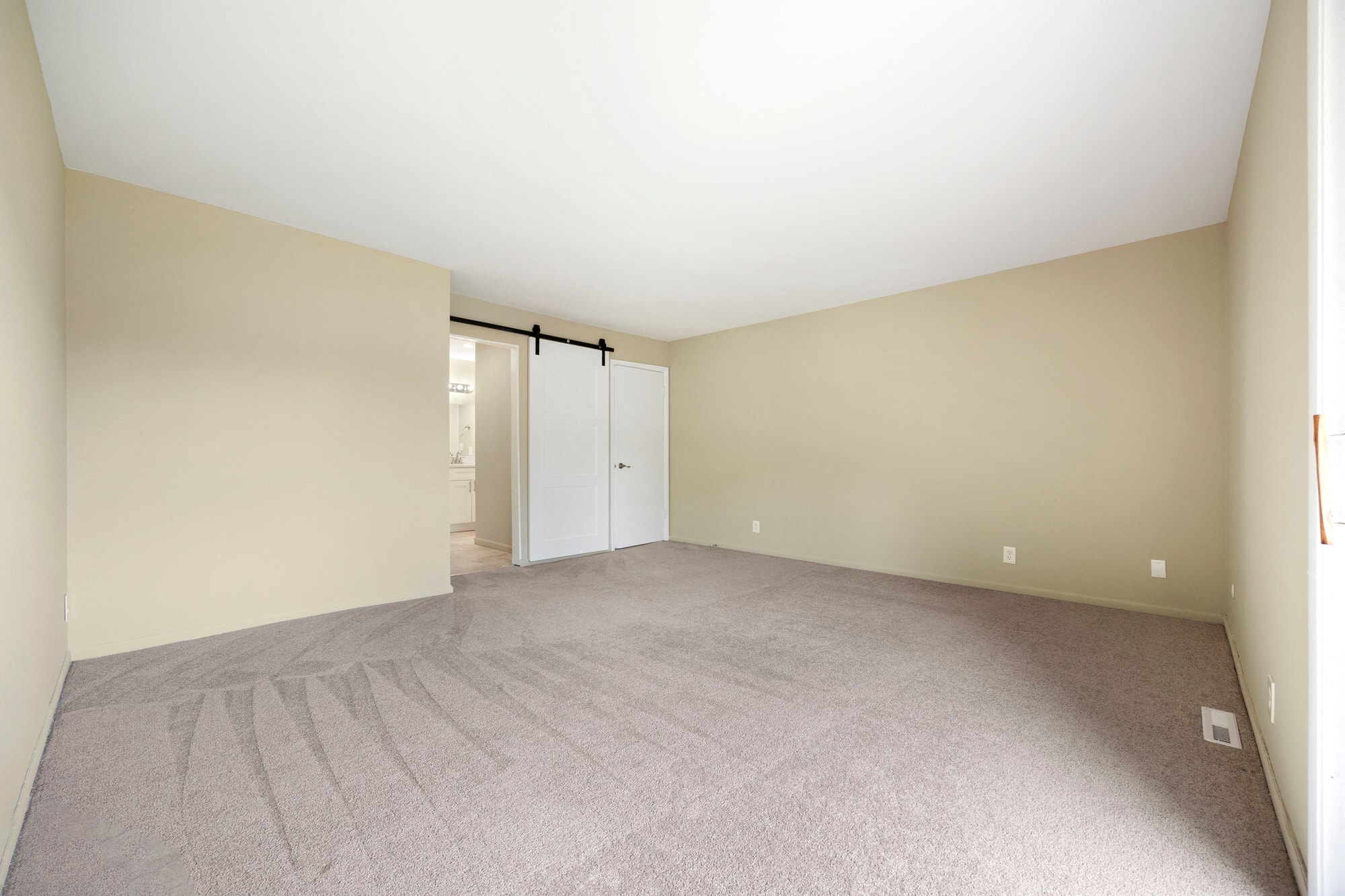 Gallery Photo 11
