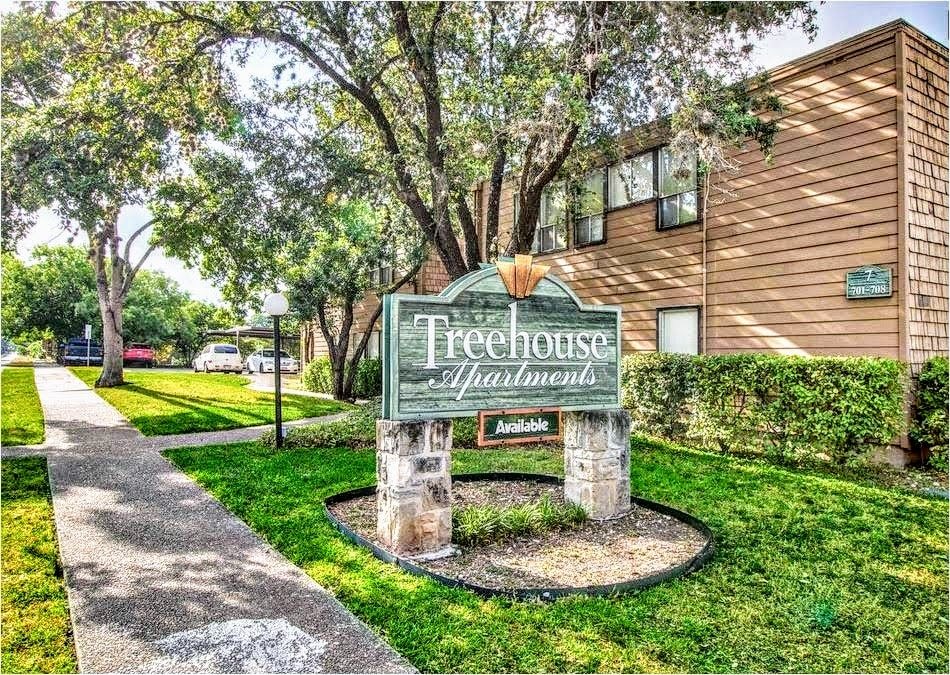 Treehouse property photo