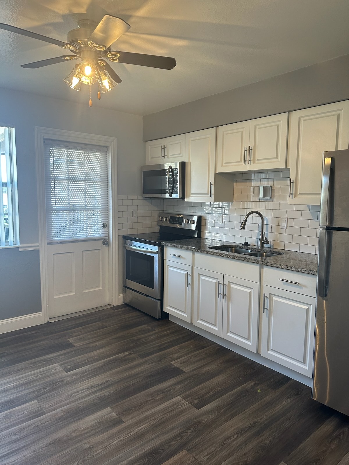 Gallery Photo 16