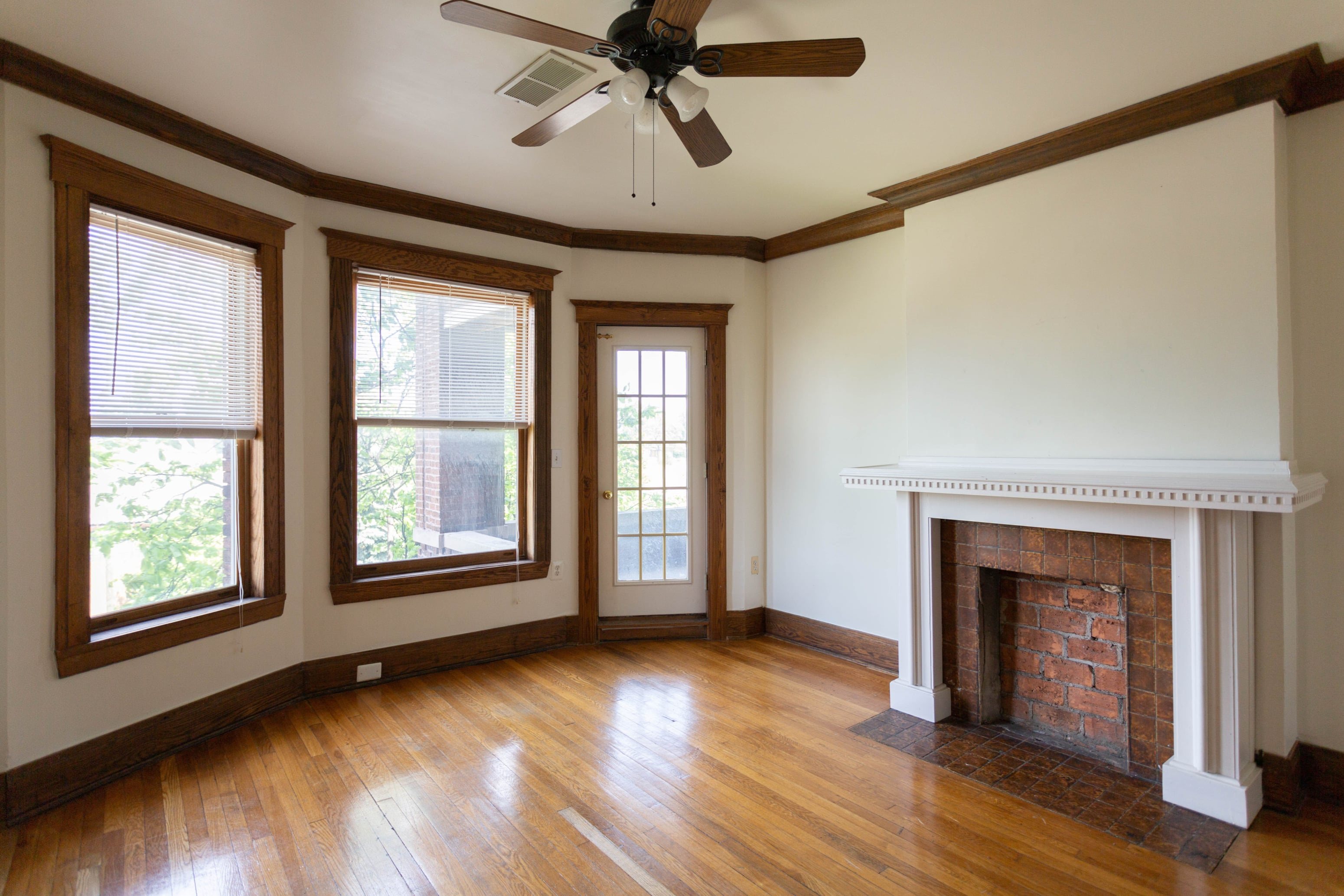 Gallery Photo 16