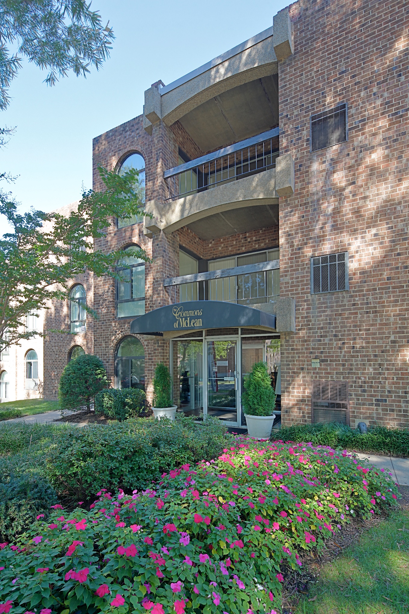 The Commons of McLean Apartments in McLean, VA RENTCafe