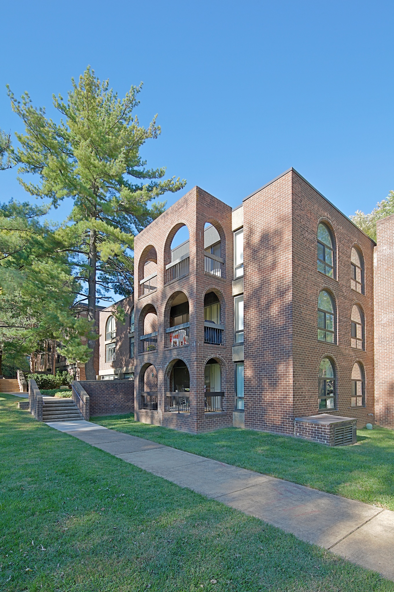 Elegant Exterior View at The Commons of McLean, McLean, 22102