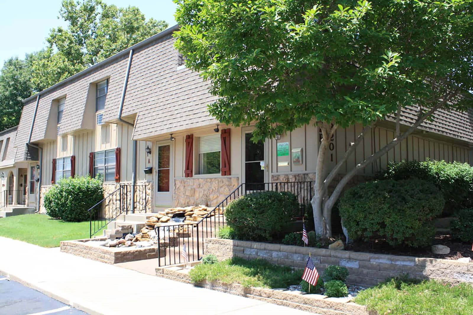 misty glen apartments townhomes in topeka ks