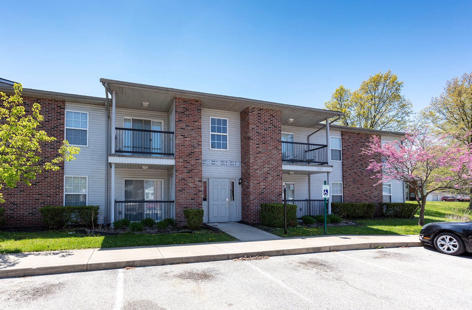 Willow Crossings Apartments | Affordable Apartments in Terre Haute, IN