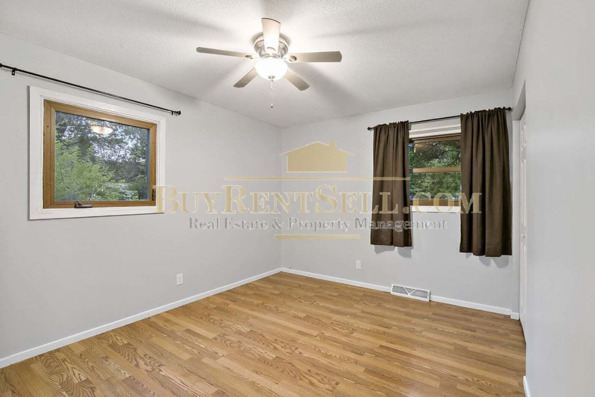 Gallery Photo 15