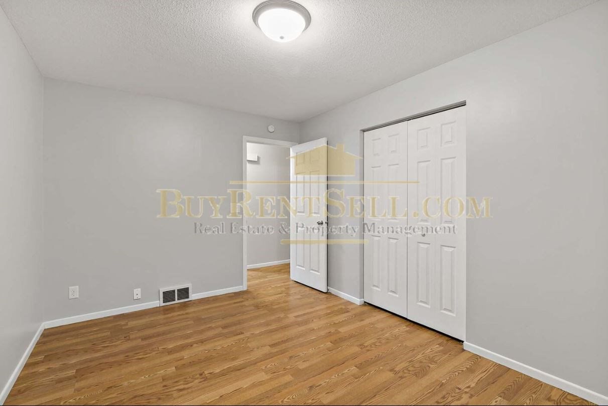 Gallery Photo 16