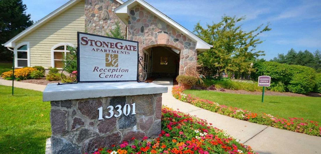 Stonegate Apartments Apartments in New Berlin, WI