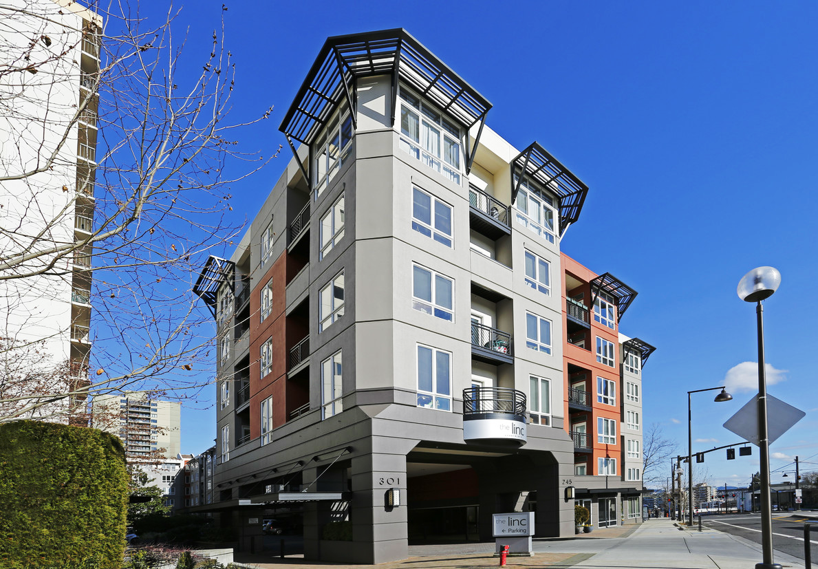 Pet Friendly Apartments in Downtown Portland, OR - Linc 245 Apartments Front Building View