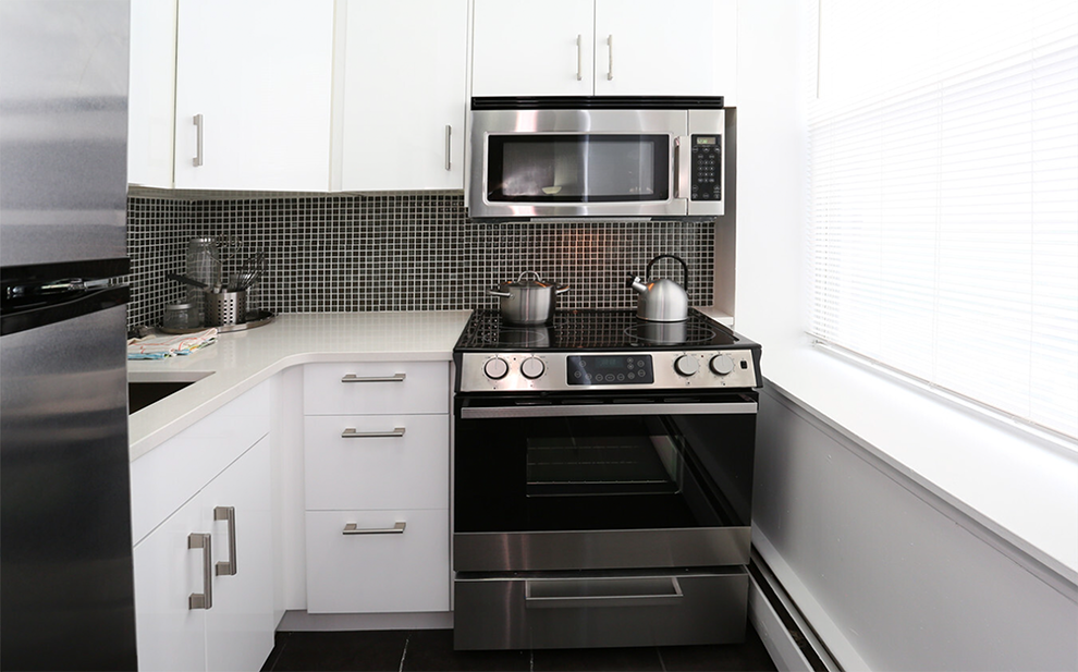 Apartment; Community; Downtown, New Haven; Heritage; Residence; Antique; Living; Charming; Landmark; Architectural; Revival; Quaint; Cozy; Contemporary; Kitchen; Sleek; Inviting; Trendy; Functional;