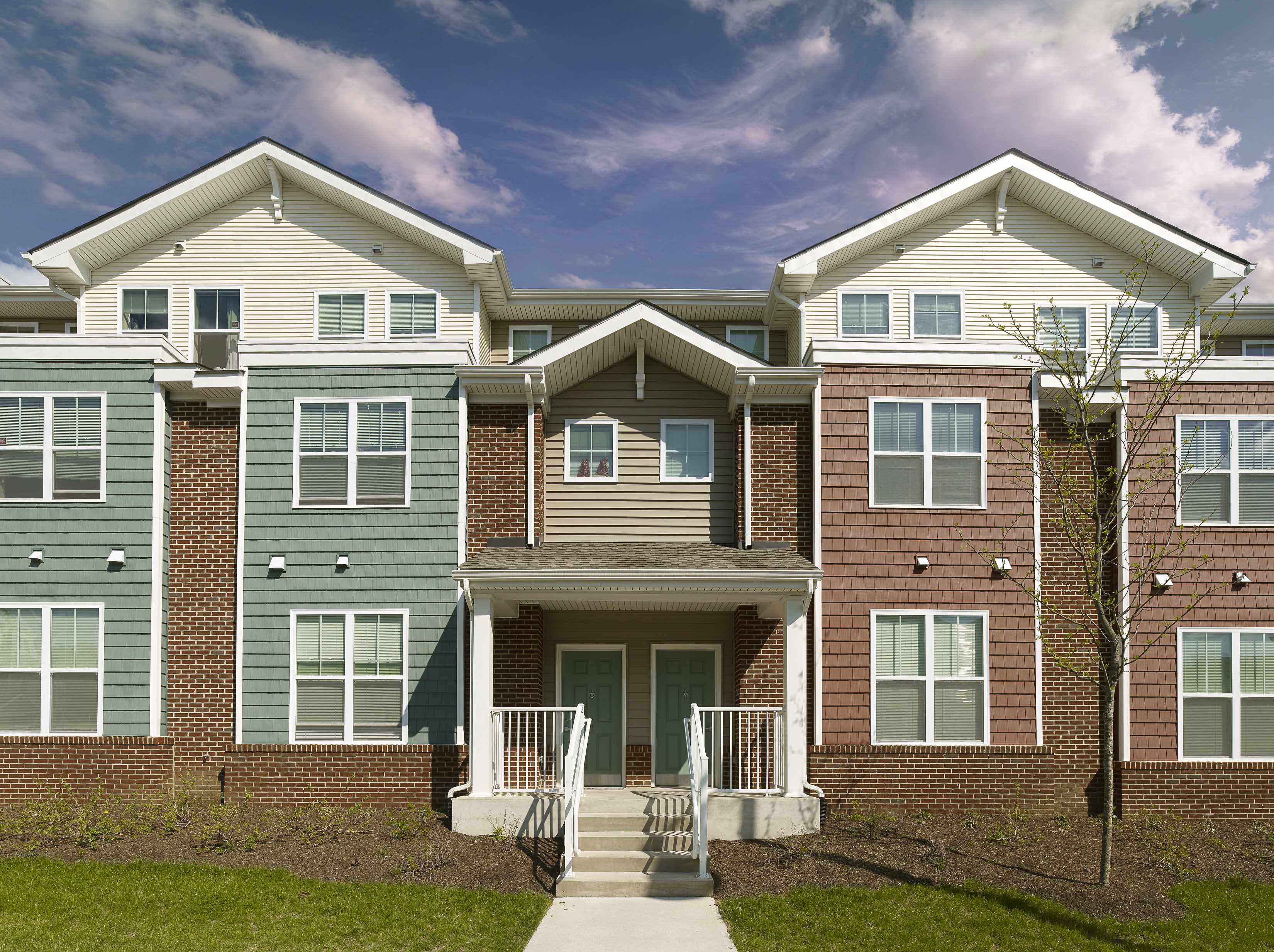 Exterior of Rush Crossing affordable apartments in Trenton, NJ