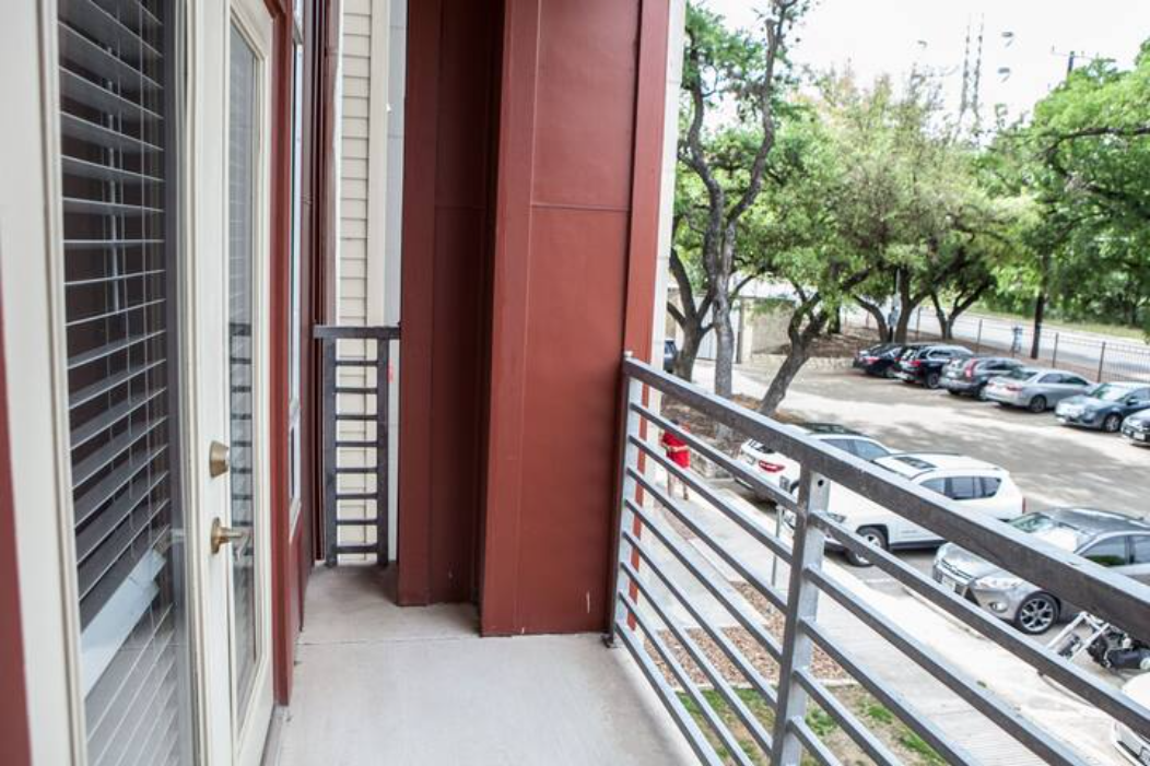 Gallery Photo 18