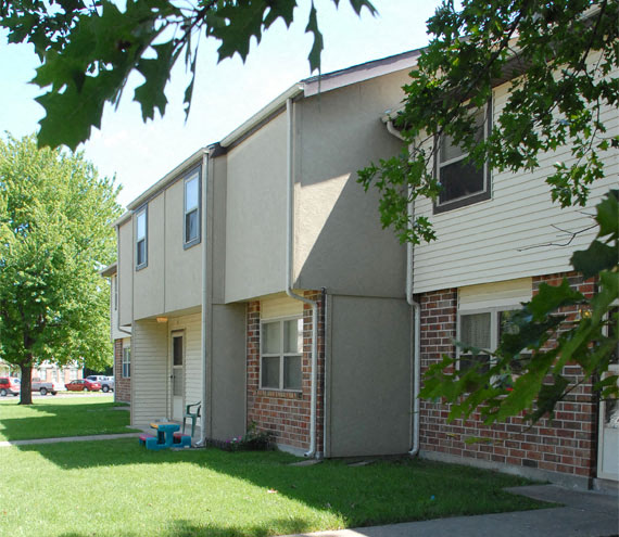 Deerfield Village Apartments in Carthage, MO
