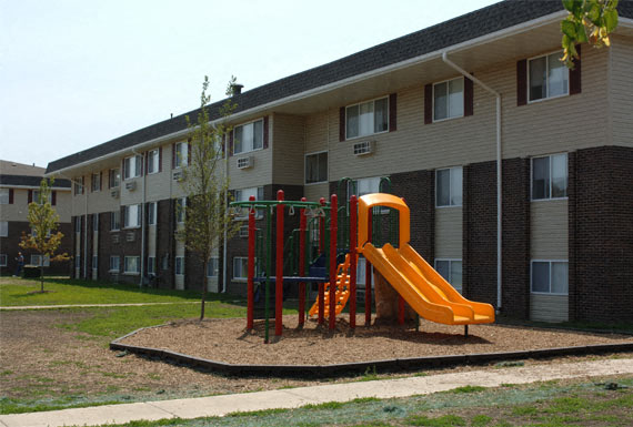 Crestview Village IL Exterior 2