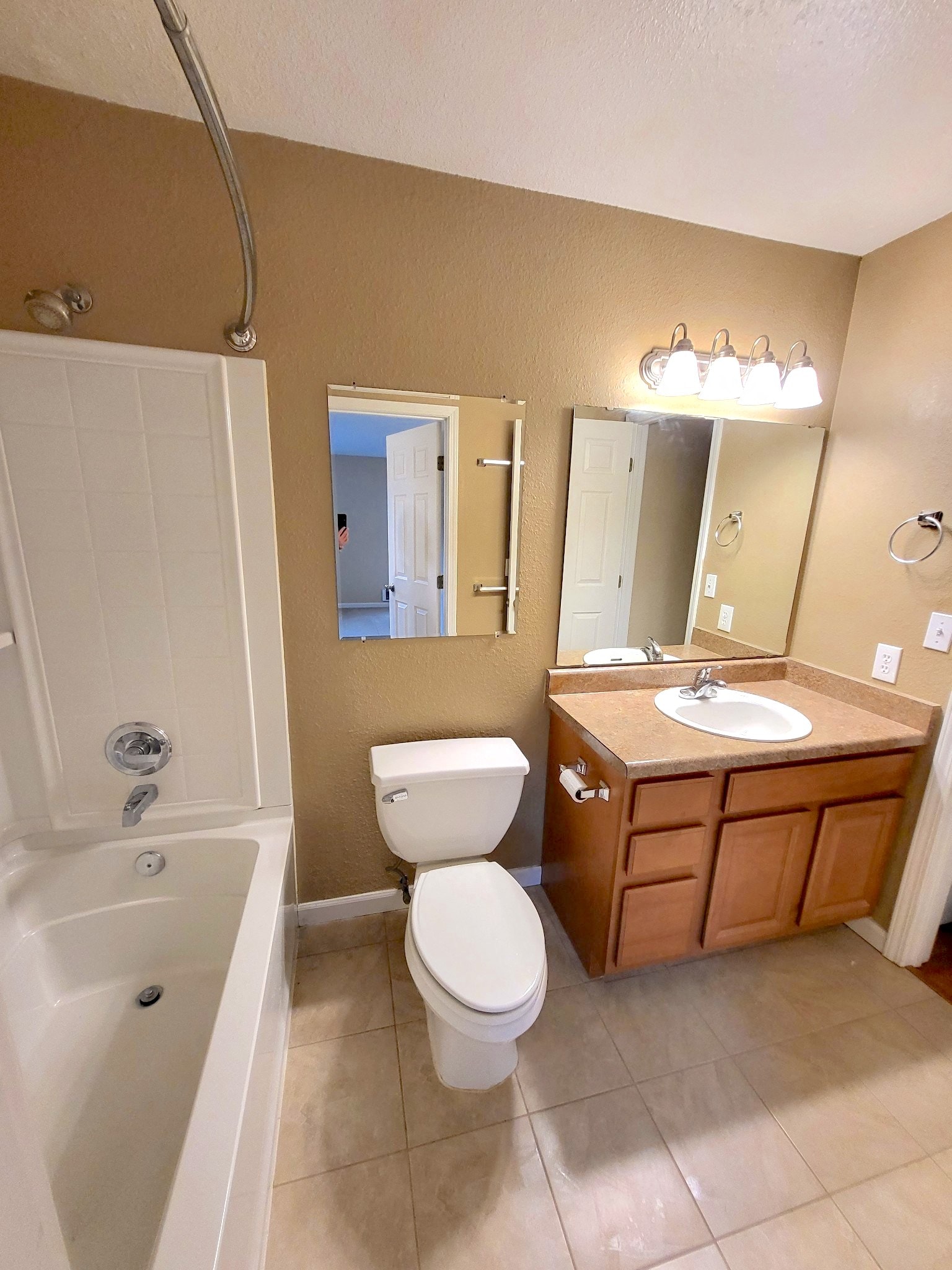 Gallery Photo 14