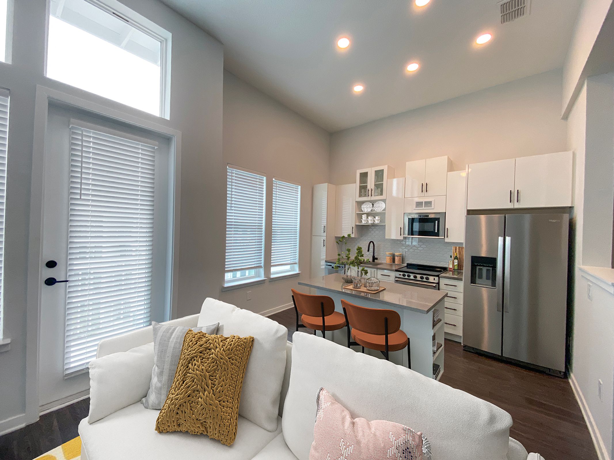 Cirrus Apartments 2 of 5
