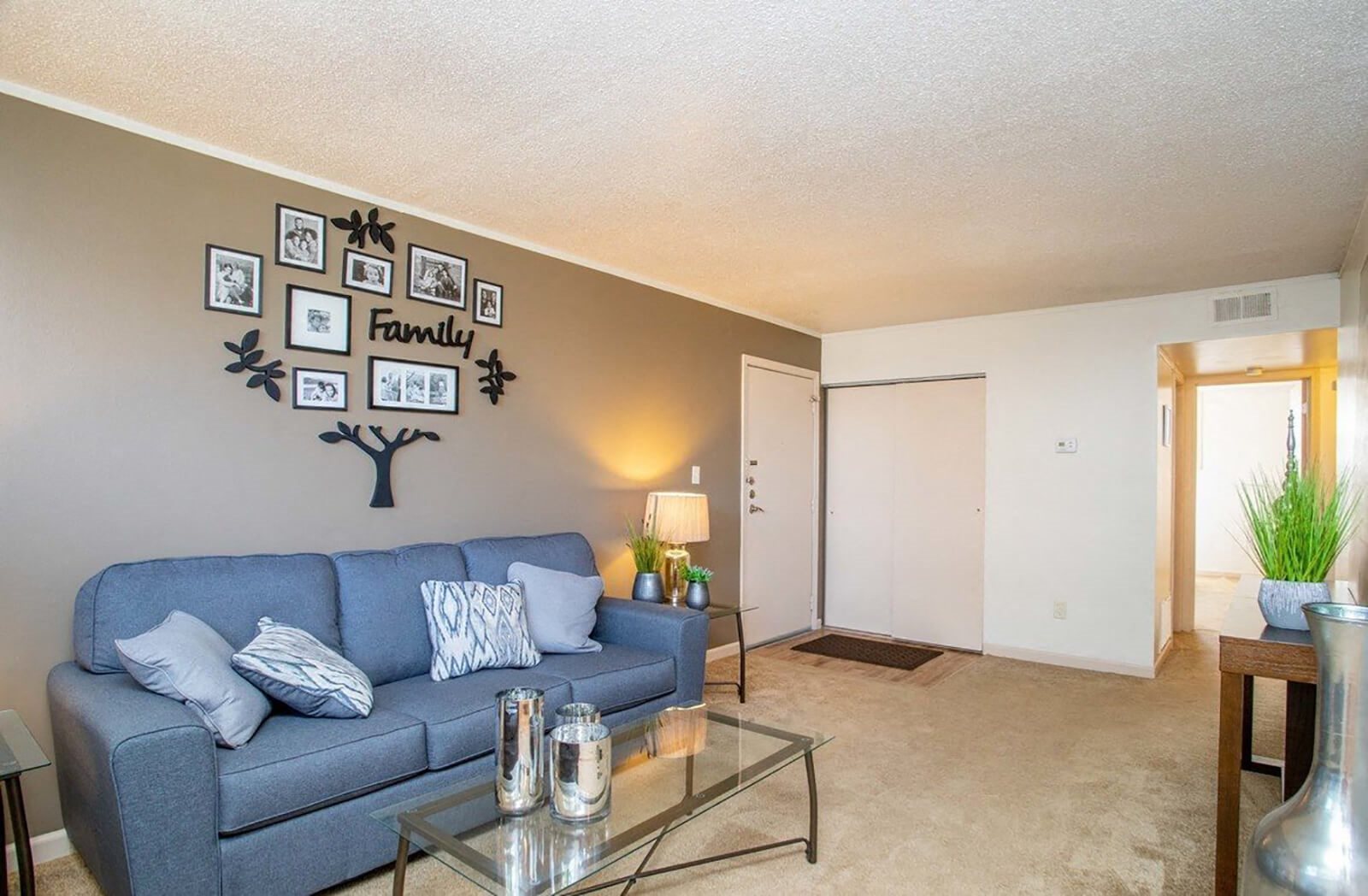 Apartments in Bloomington, IL Arbors at Eastland