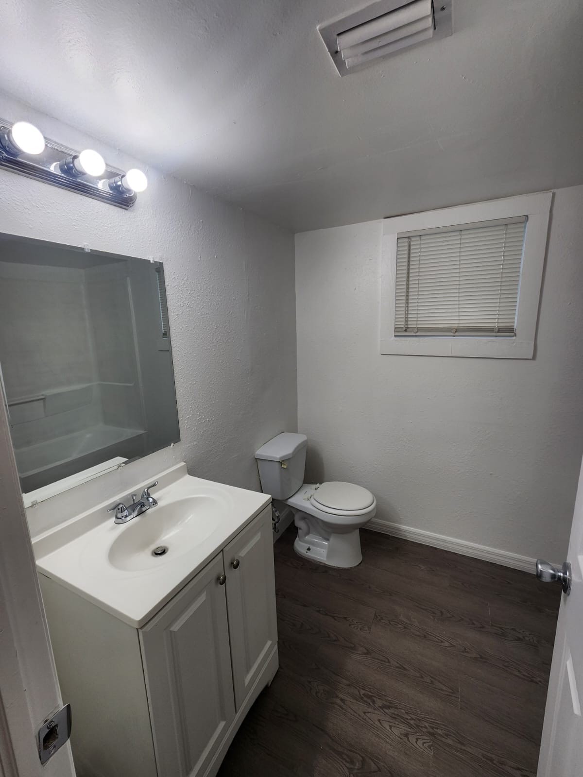 Gallery Photo 16