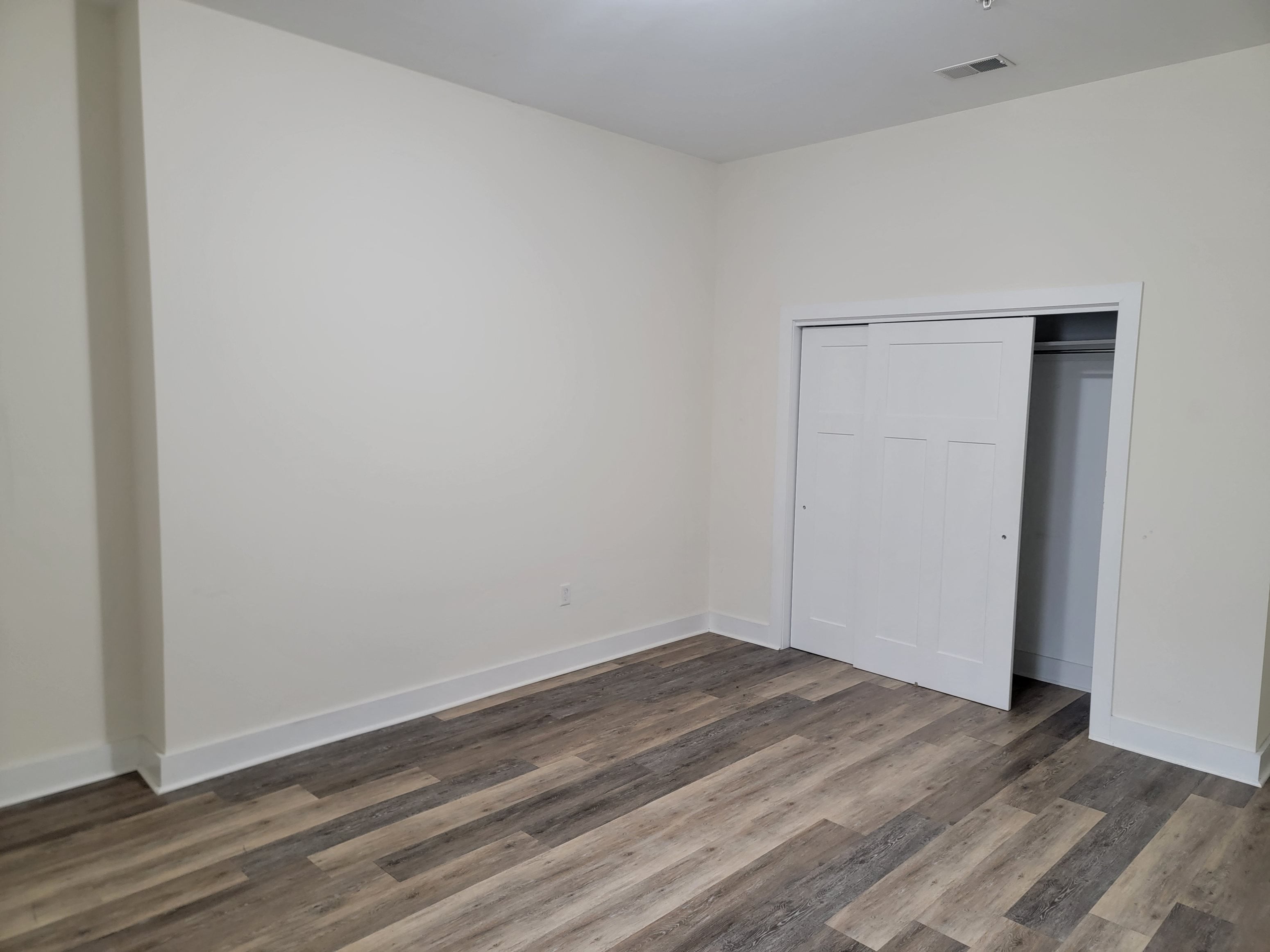 Gallery Photo 8
