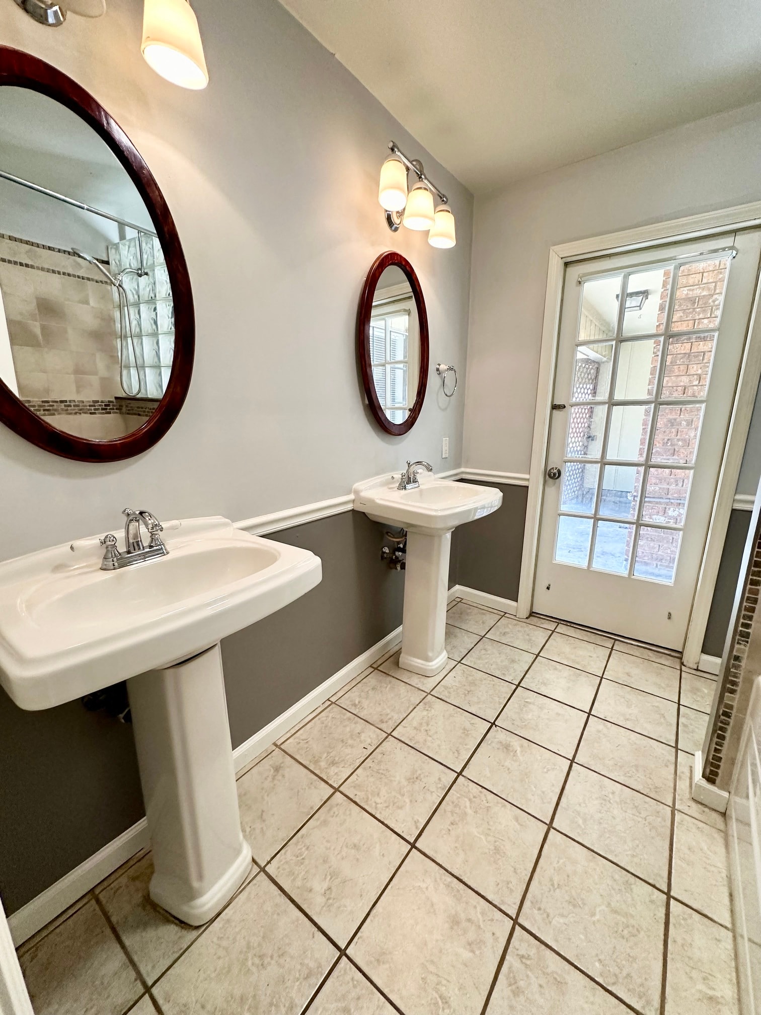 Gallery Photo 16