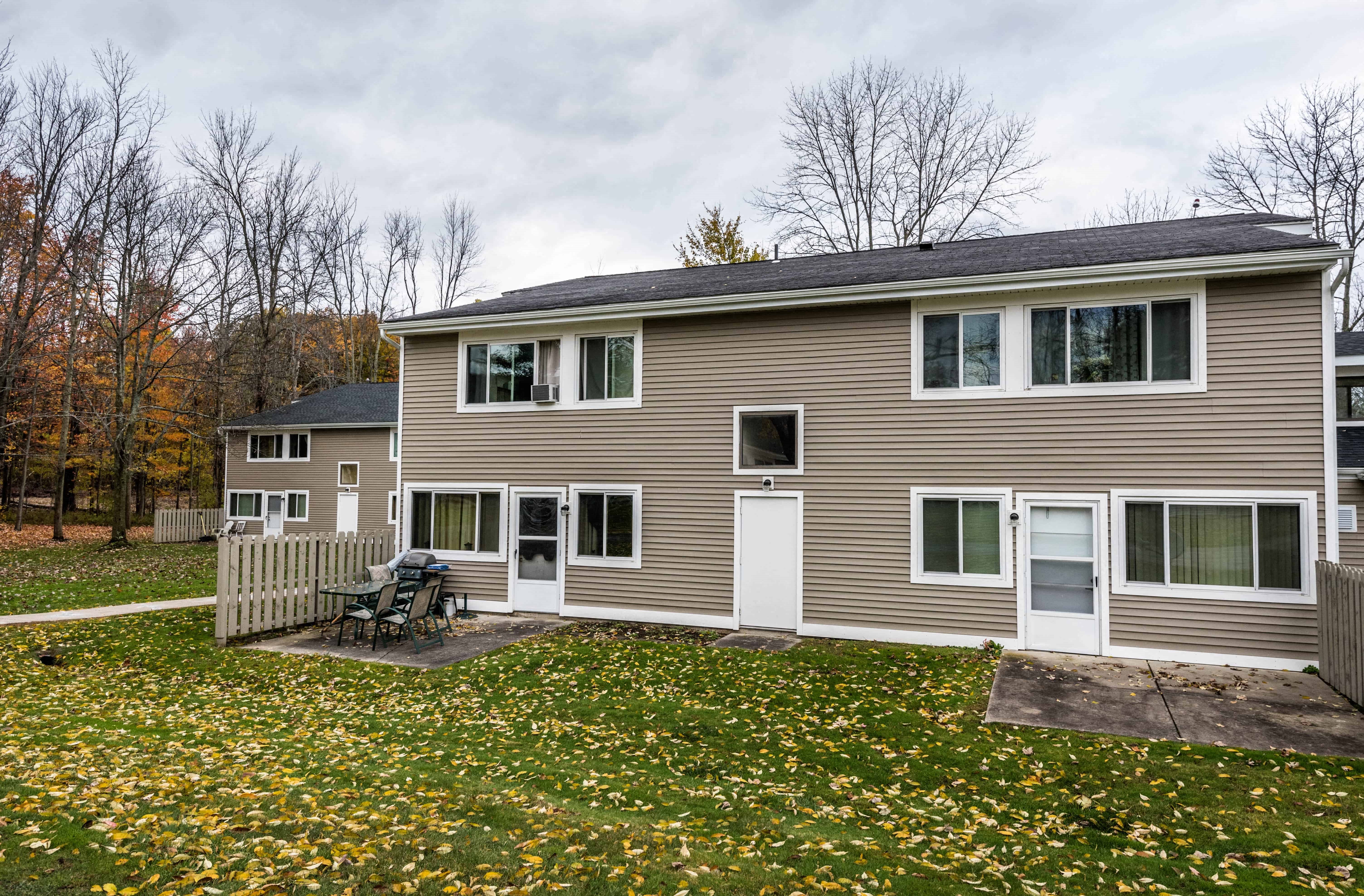 Sundridge Apartments - Two-bedroom, Two-Bath Units - Two-bedroom, One and a half-Bath Units – Amherst, NY – Sweet Home School District - UB North – Heat and Water Included - Appliances Included – Pet