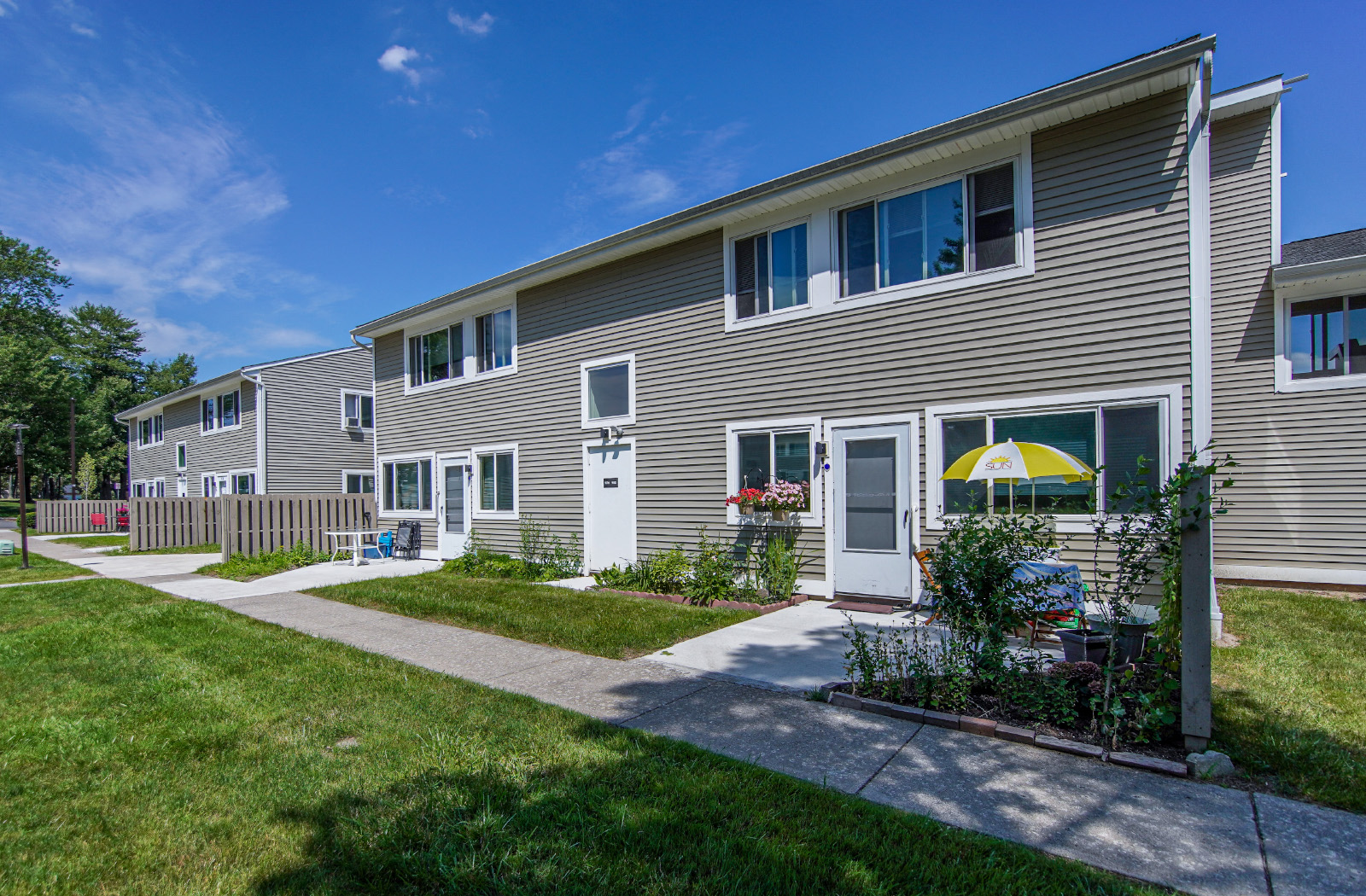 Brewster Mews Apartments Senior Housing for Rent in Amherst NY