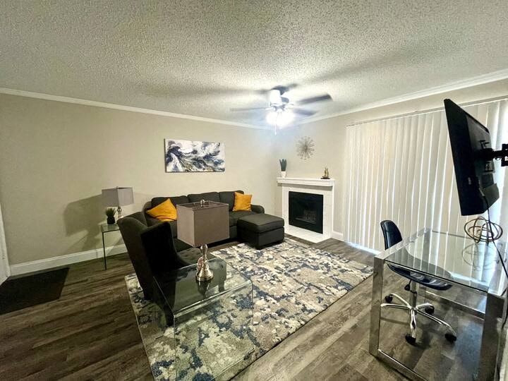 Gallery Photo 10