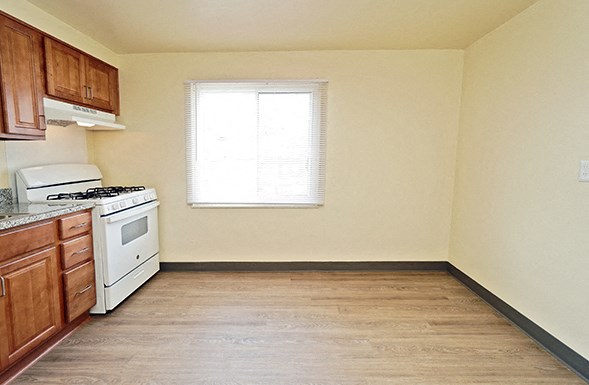 Princeton Court – Kitchen - Dining – Appliances Included – Updates - 24 Hour Emergency Maintenance –Cable Ready - Storage - Ask for a Tour – Not Pet Friendly