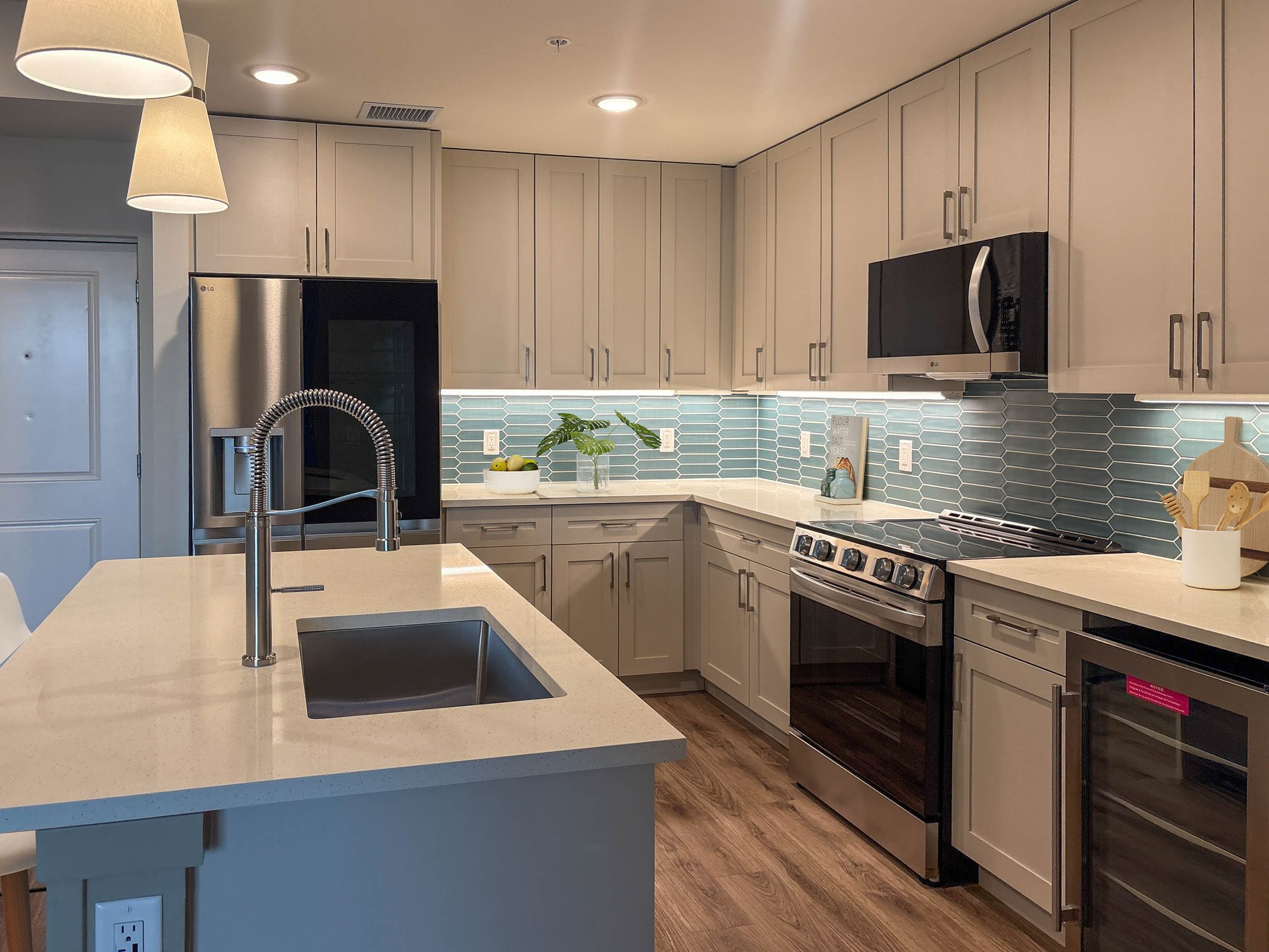 Bimini Square Apartments 3 of 9