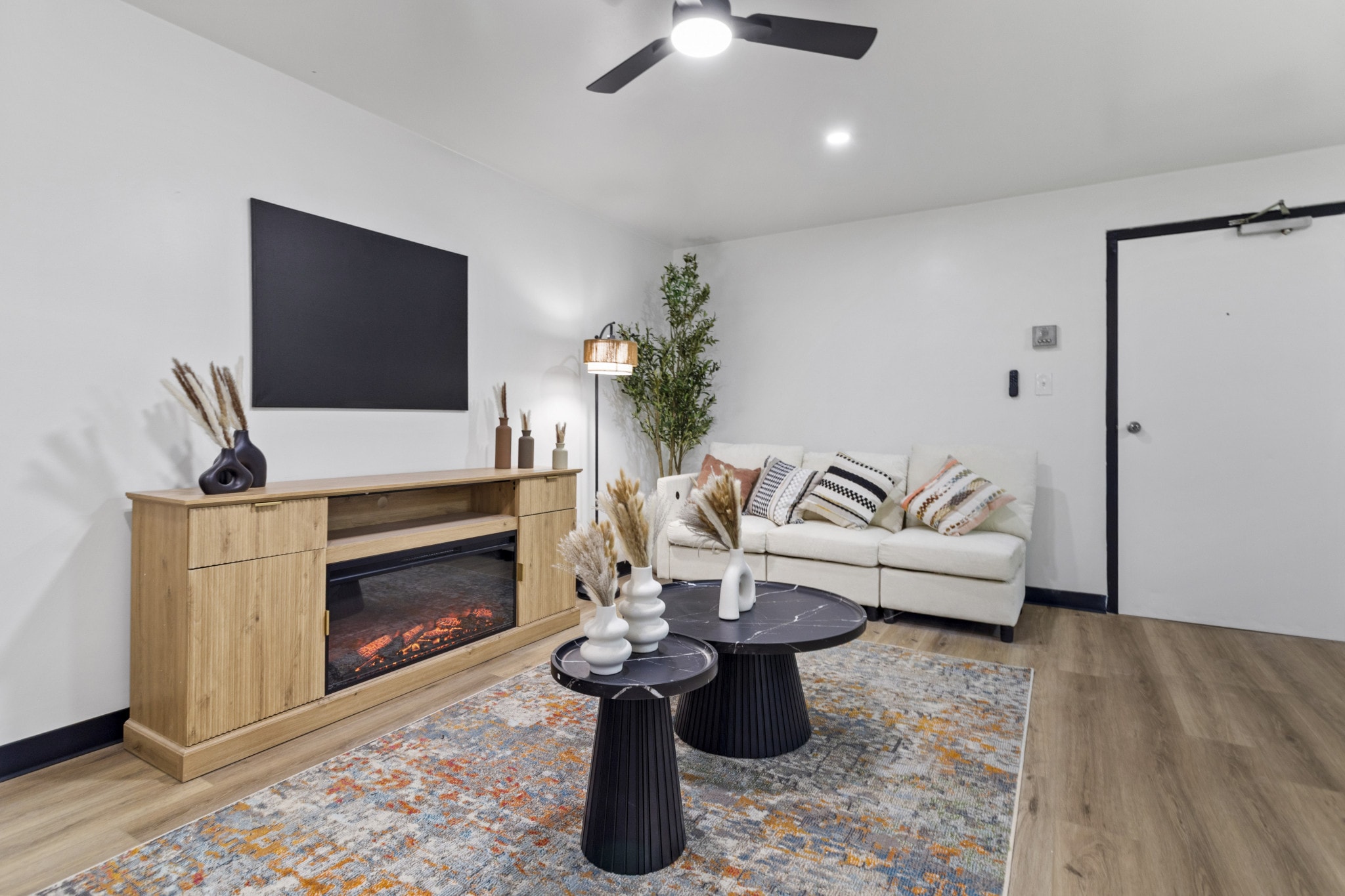 Gallery Photo 16