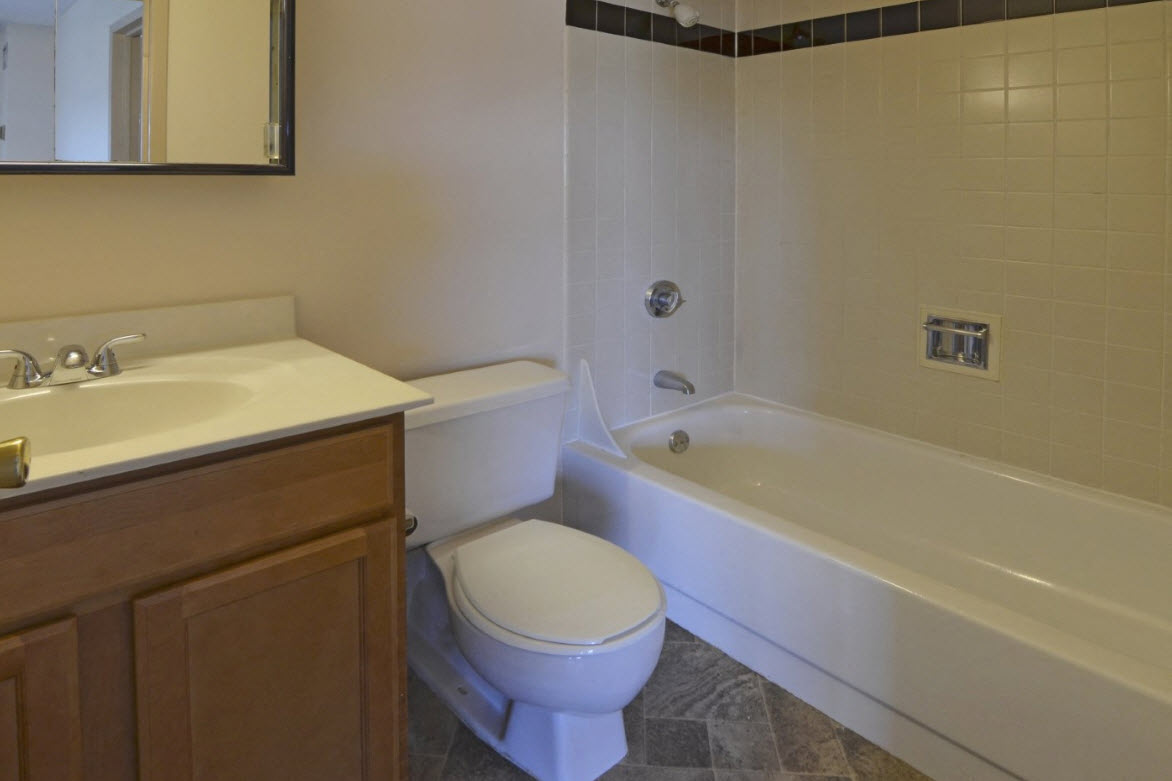 Oxford Court Apartments Apartments in Clinton, MA