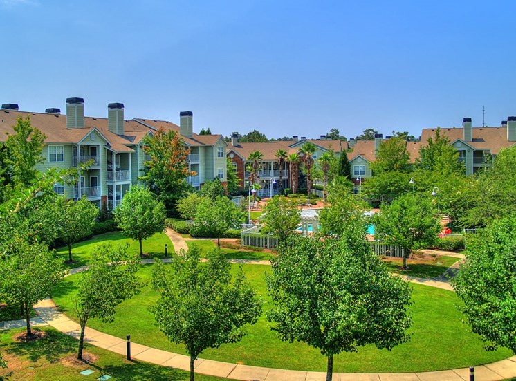 Governors Gate apartments landscaped grounds in Pensacola, Florida