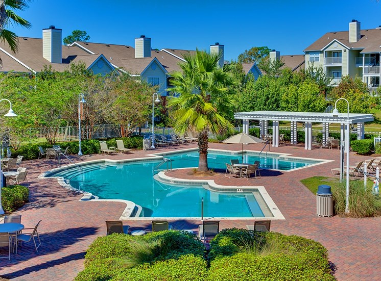 Governors Gate apartments swimming pool in Pensacola, Florida