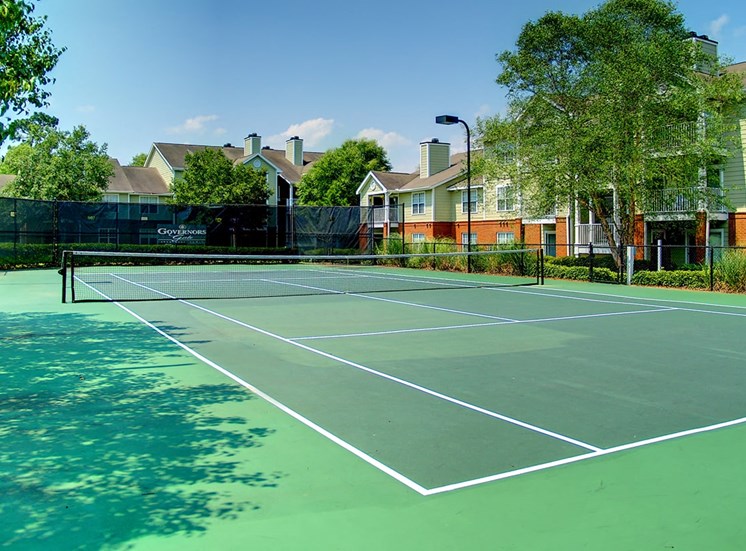 Governors Gate apartments tennis court in Pensacola, Florida